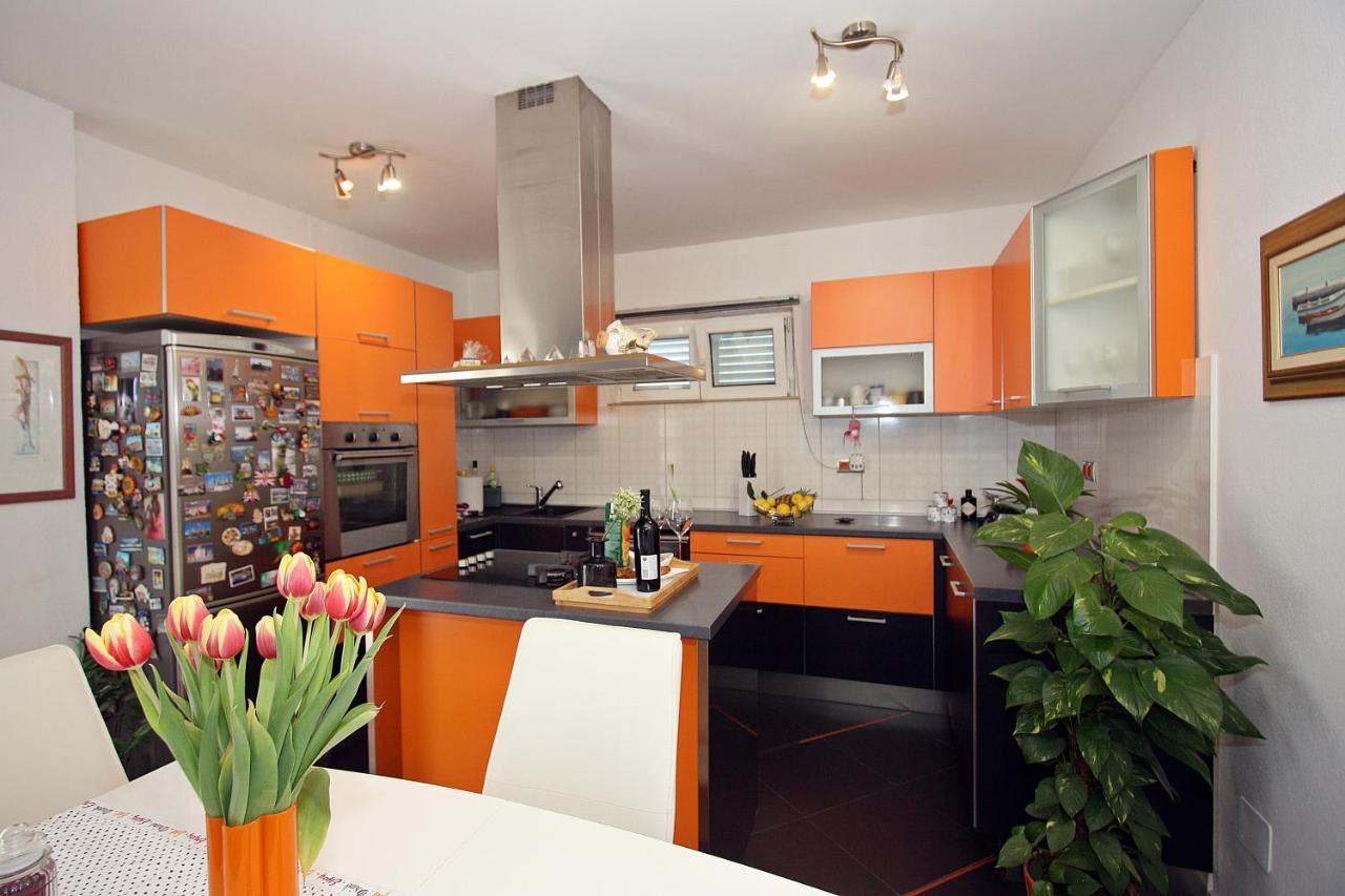 Apartment Petra Supetar Bagian luar foto