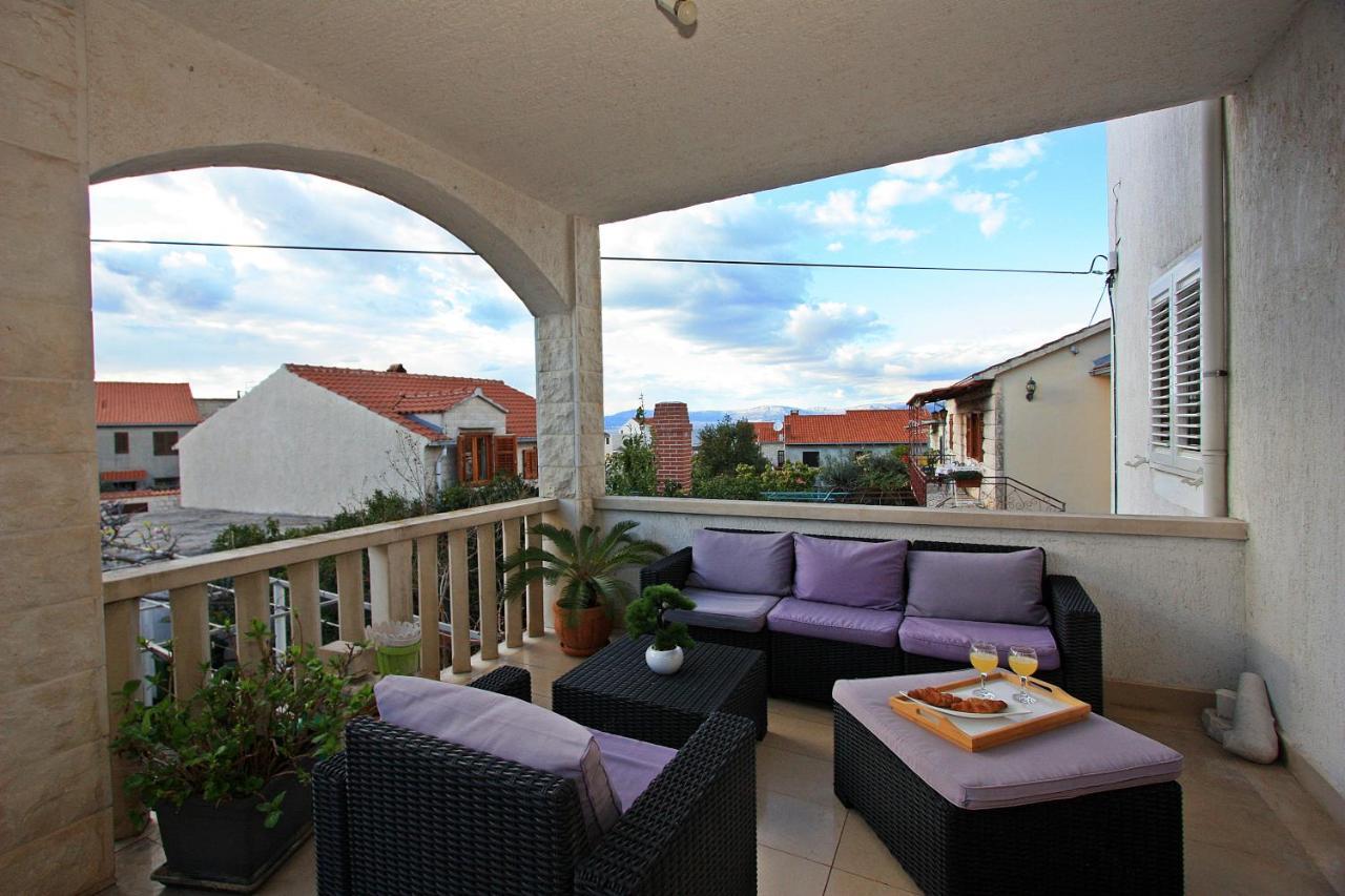Apartment Petra Supetar Bagian luar foto