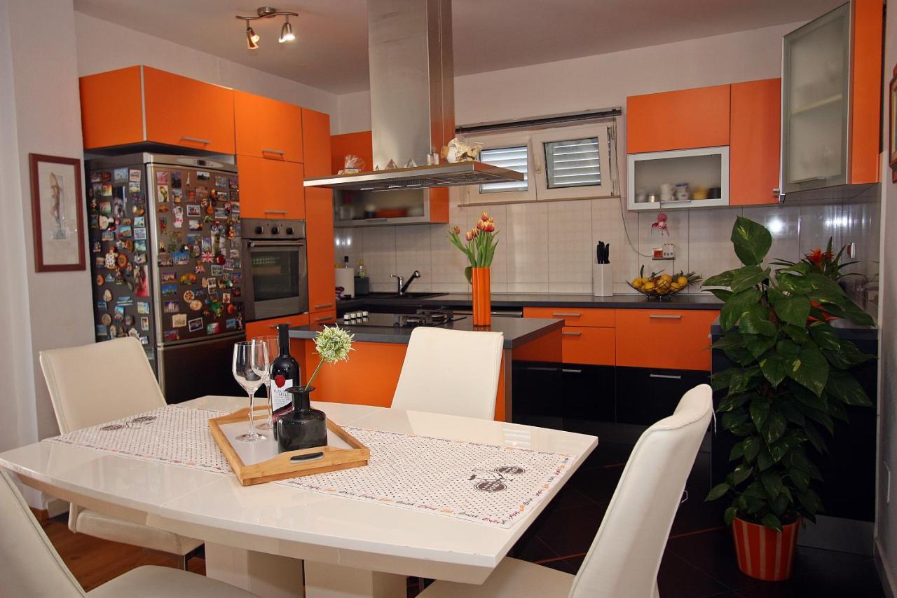 Apartment Petra Supetar Bagian luar foto