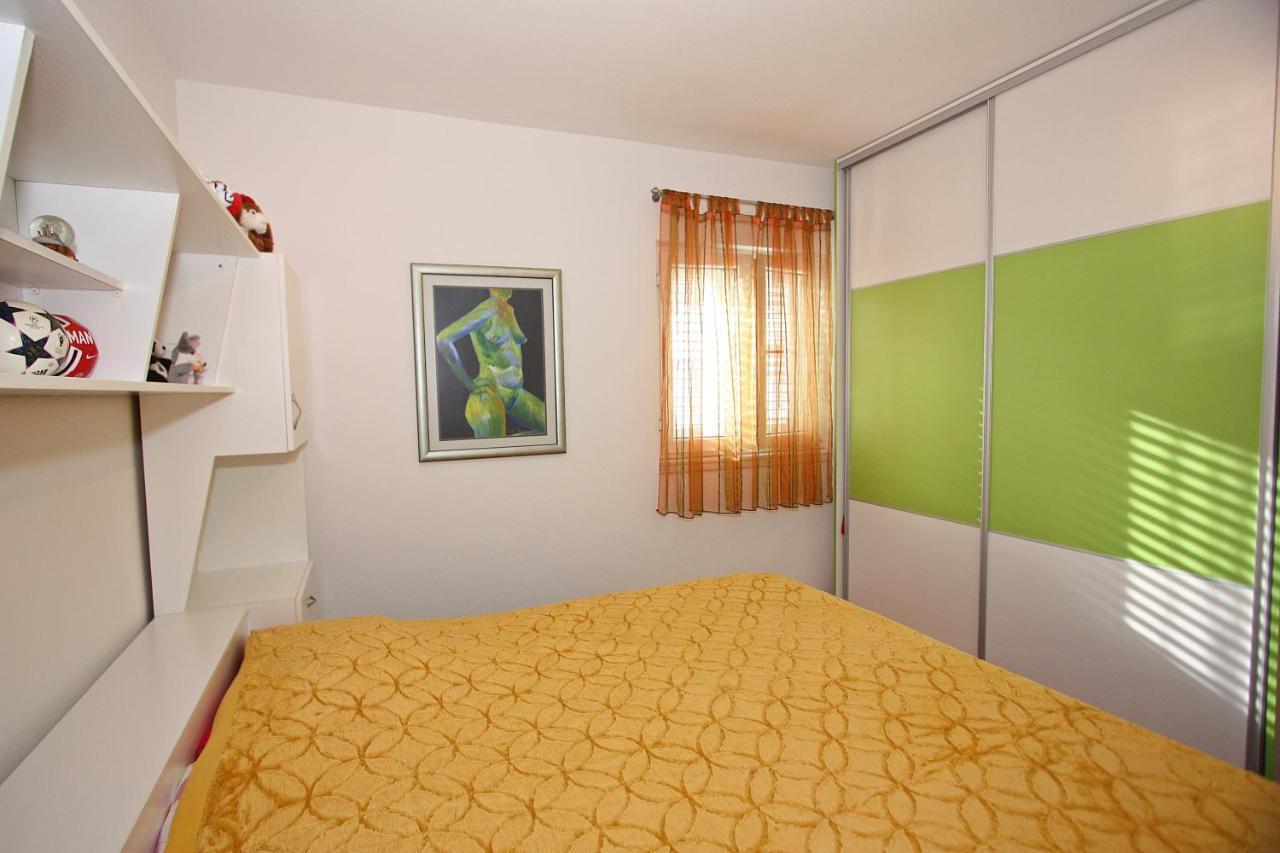 Apartment Petra Supetar Bagian luar foto