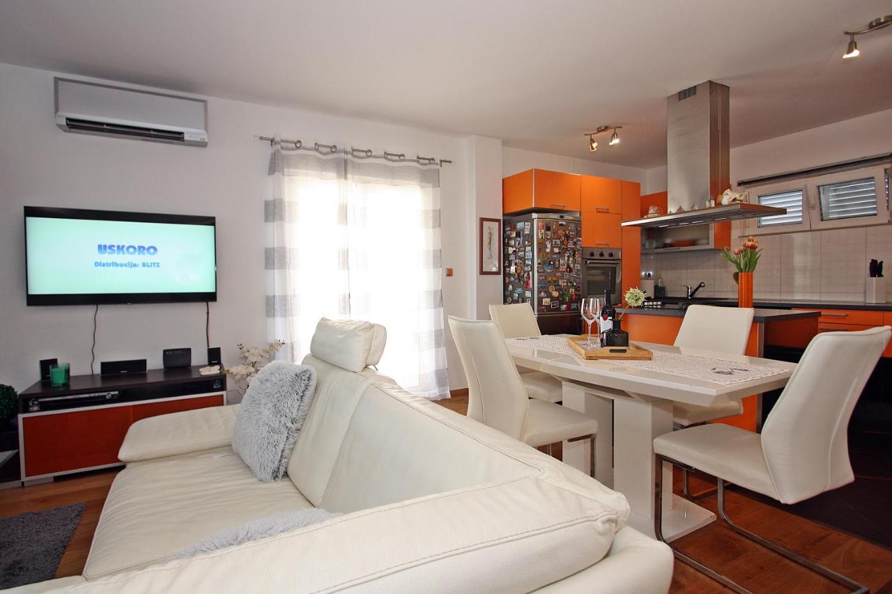Apartment Petra Supetar Bagian luar foto